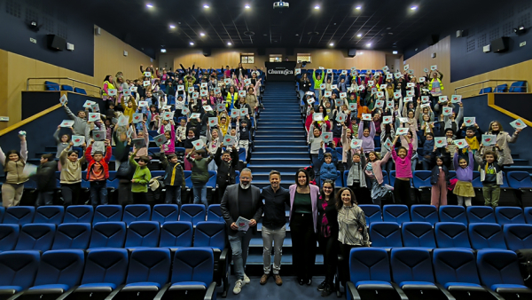 Cineteatro acolhe 300 alunos numa homenagem ao 25 de Abril