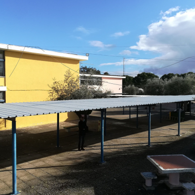 Município remove estruturas de fibrocimento da escola-sede