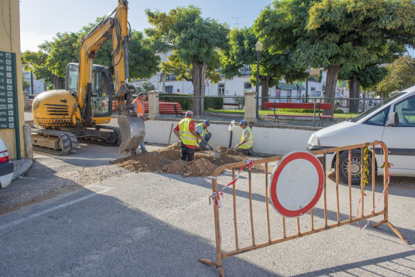 Obras Municipais - Substituição das redes de abastecimento de água