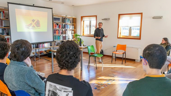 DiVERGE - Cria os teus Sneakers